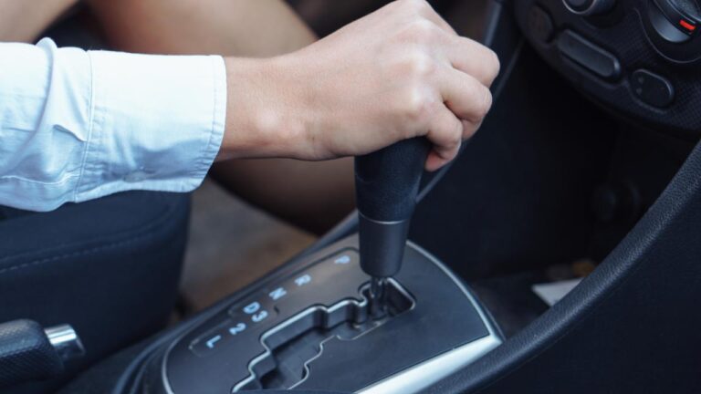 Câmbio difícil de engatar: pode ser problema na transmissão? - Junior Diesel Tech