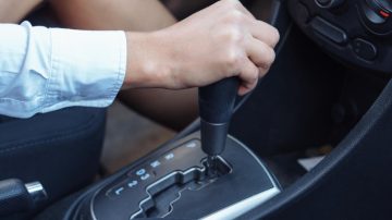 Câmbio difícil de engatar: pode ser problema na transmissão? - Junior Diesel Tech