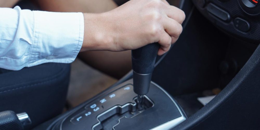 Câmbio difícil de engatar: pode ser problema na transmissão? - Junior Diesel Tech